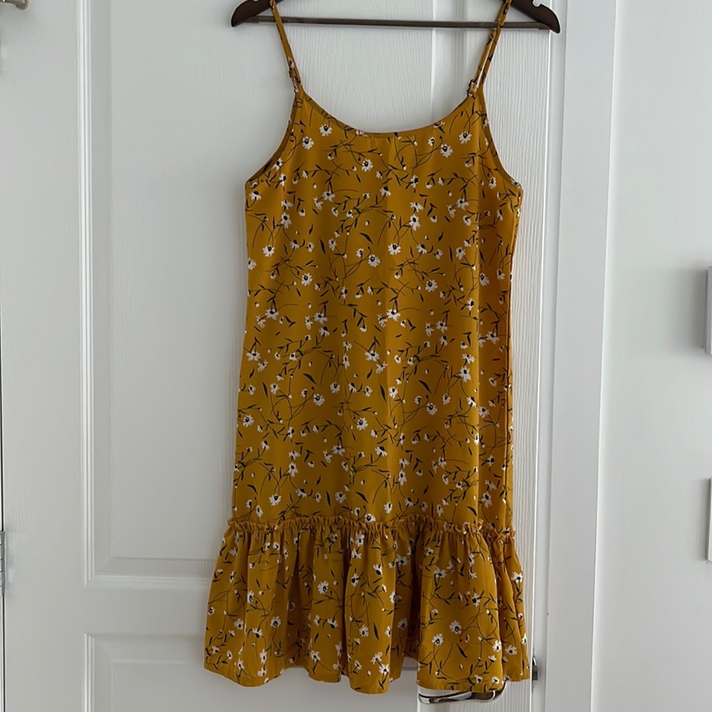 Floral yellow sundress, size xs. Perfect for summer!